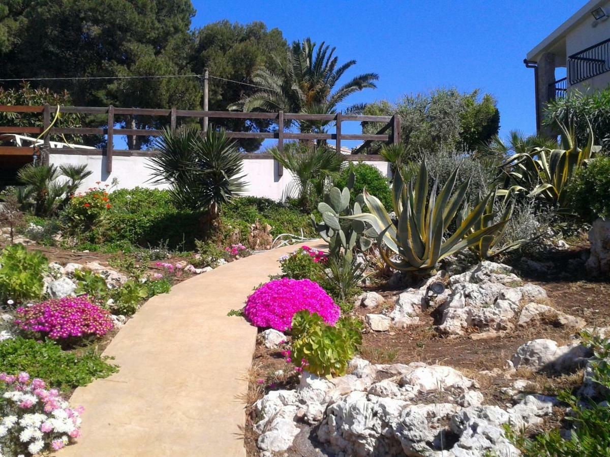 Villa A Due Passi Dal Mare Con Piscina Fontane Bianche Exterior foto